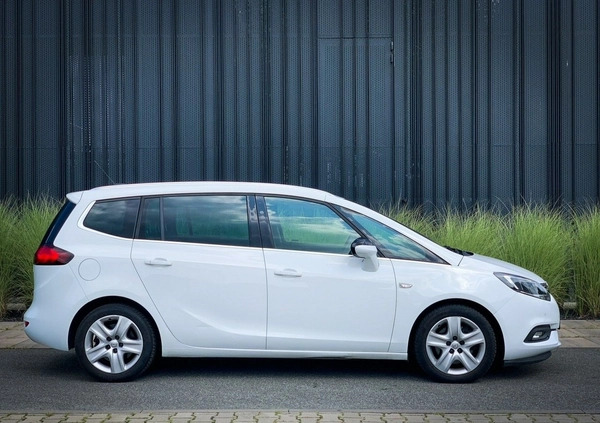 Opel Zafira cena 46800 przebieg: 220000, rok produkcji 2018 z Nowe Miasto nad Pilicą małe 232